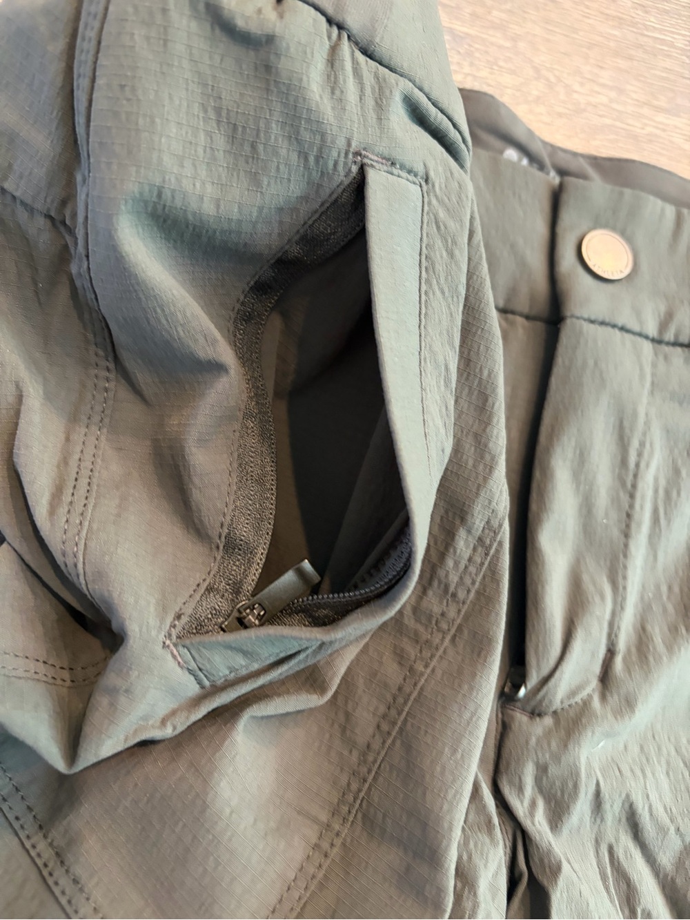 Athleta Olive Green Women's Trekkie Straight Leg Hike Pants - Picture 2 of 5